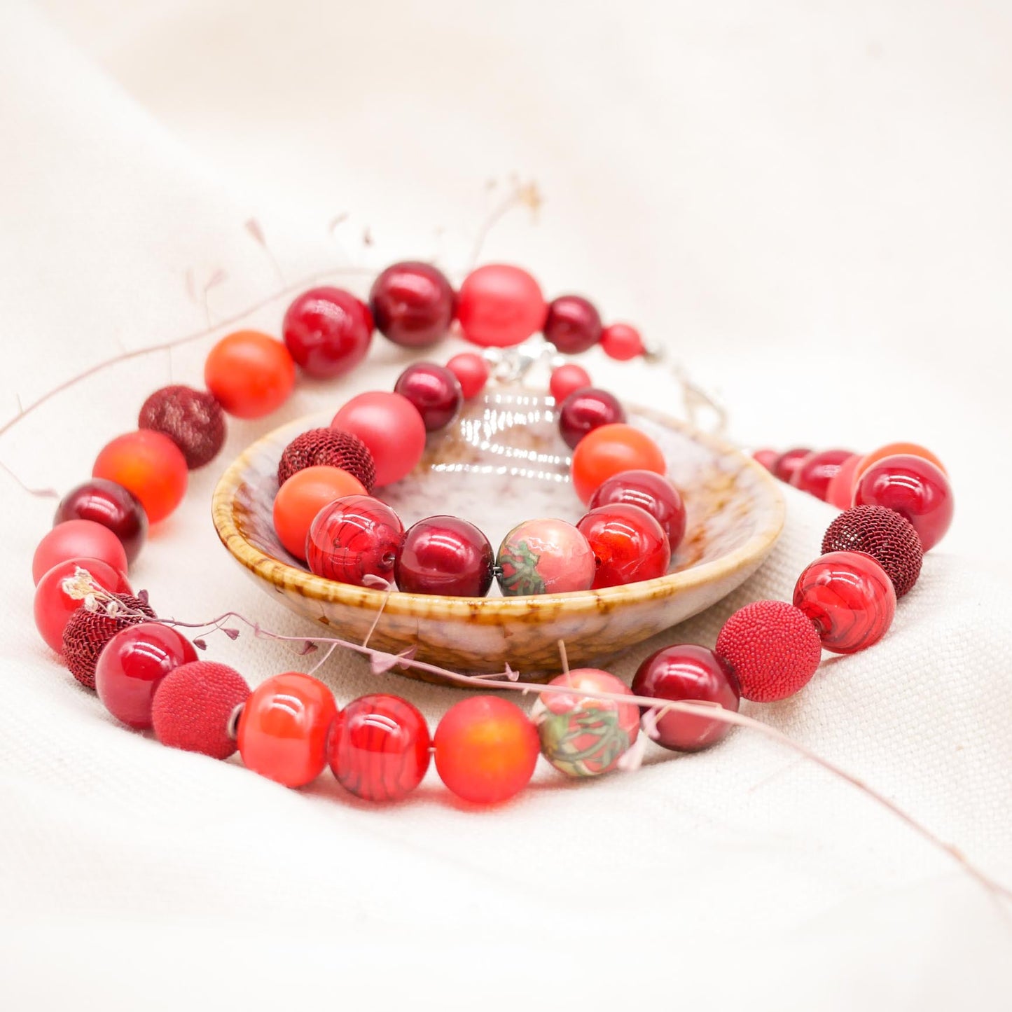 Armband Red Lady