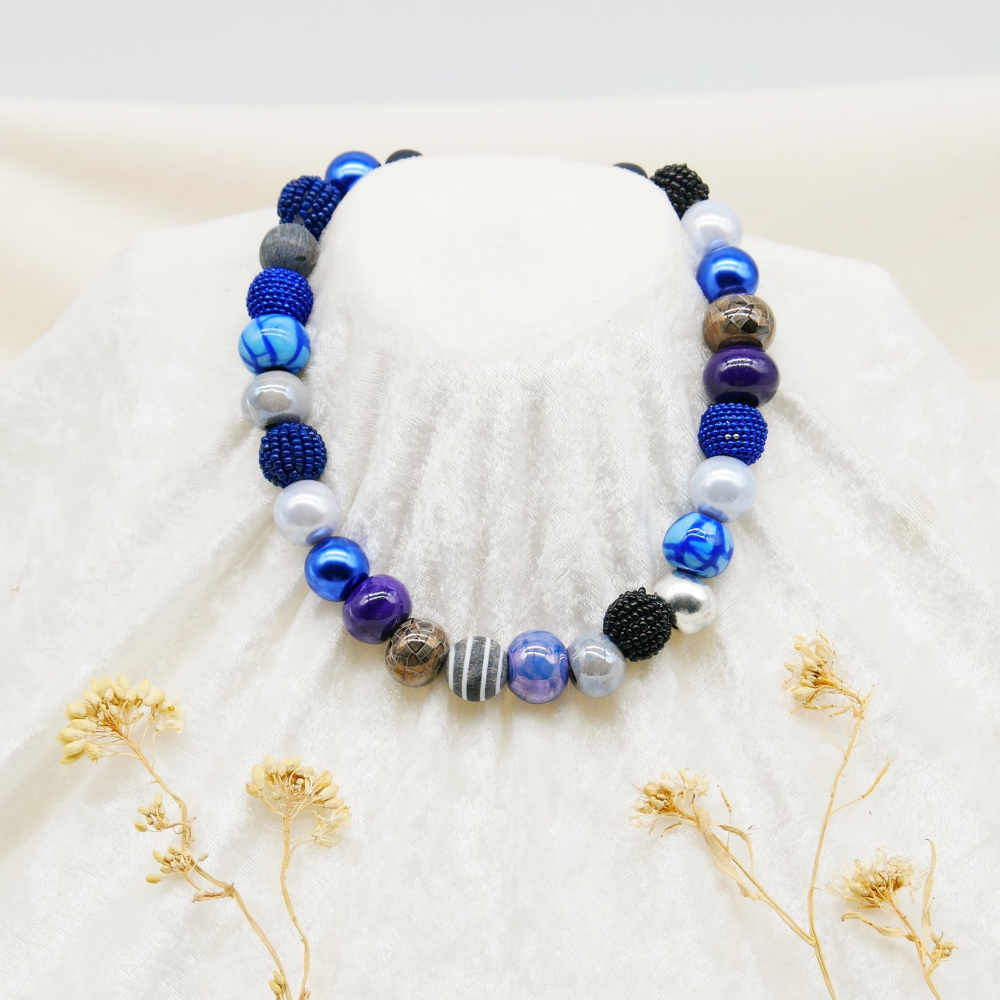 Perlenkette Blue Cliff