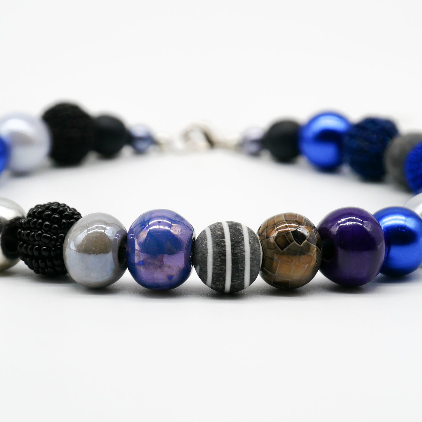 Perlenkette Blue Cliff