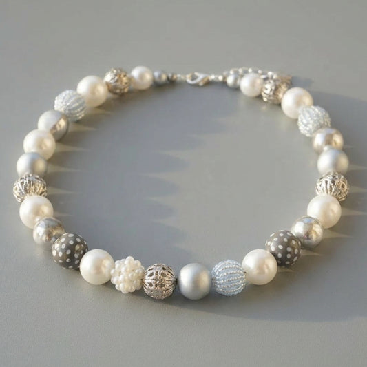 Perlenkette Silky Silver