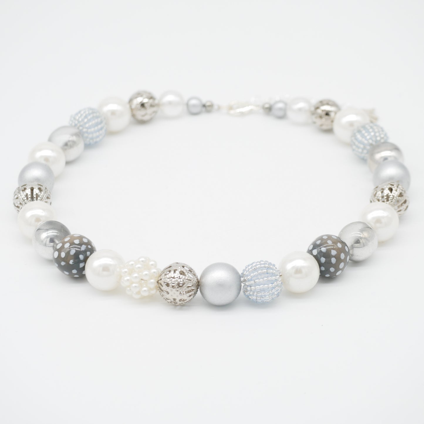 Perlenkette Silky Silver