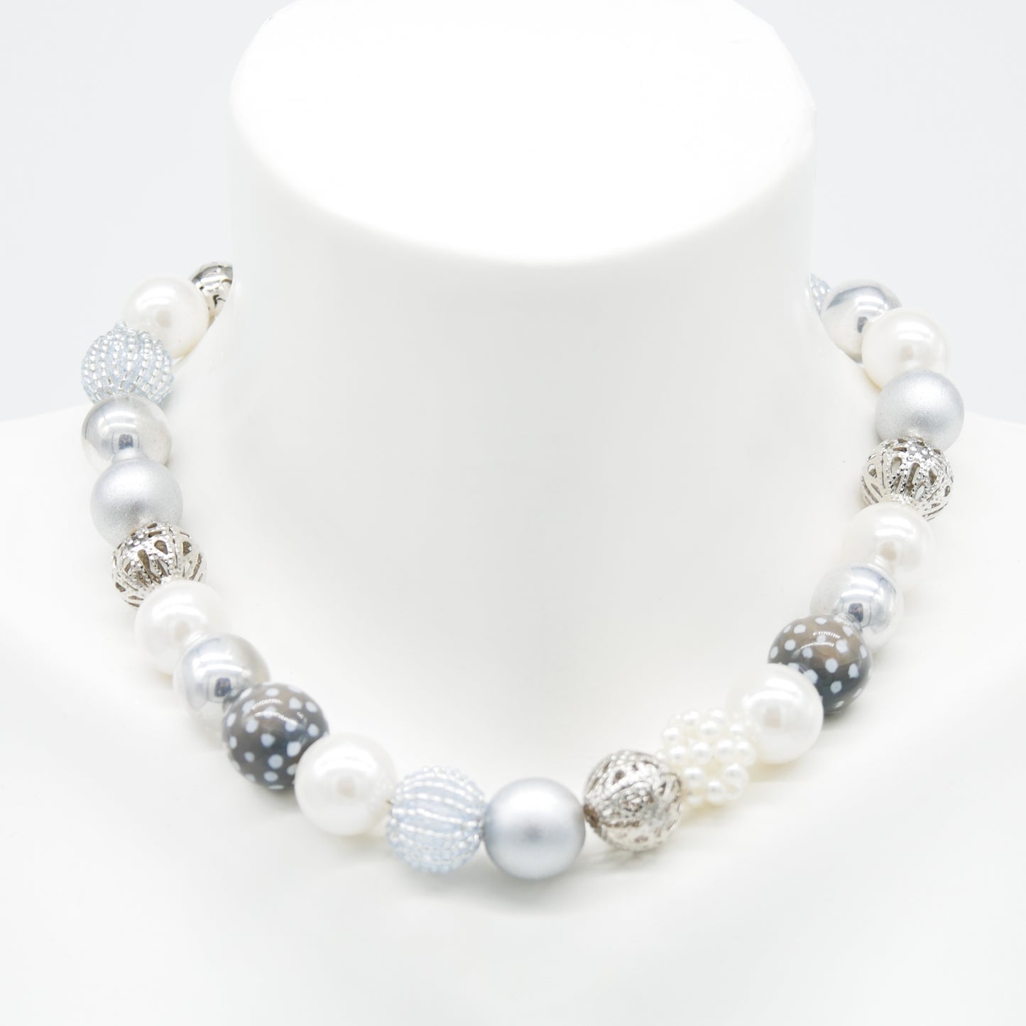 Perlenkette Silky Silver
